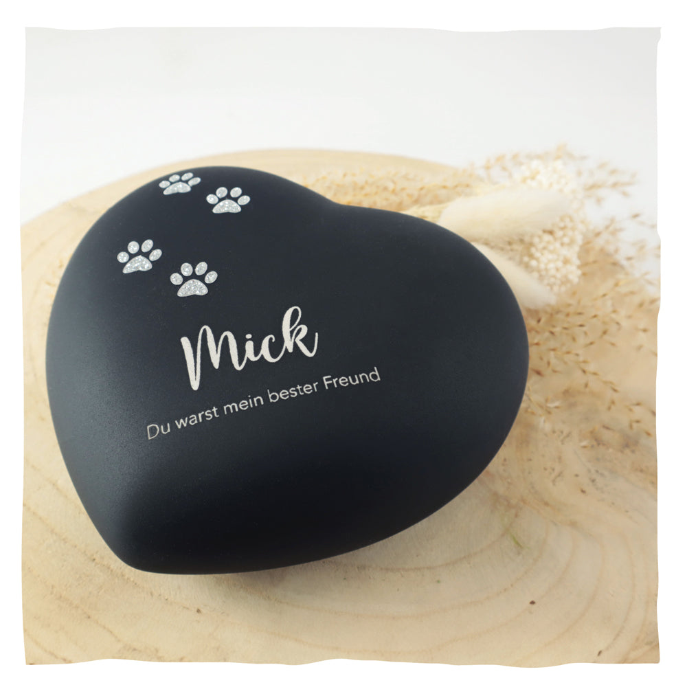 Individuelle Beschriftung auf der Urne - Gravur