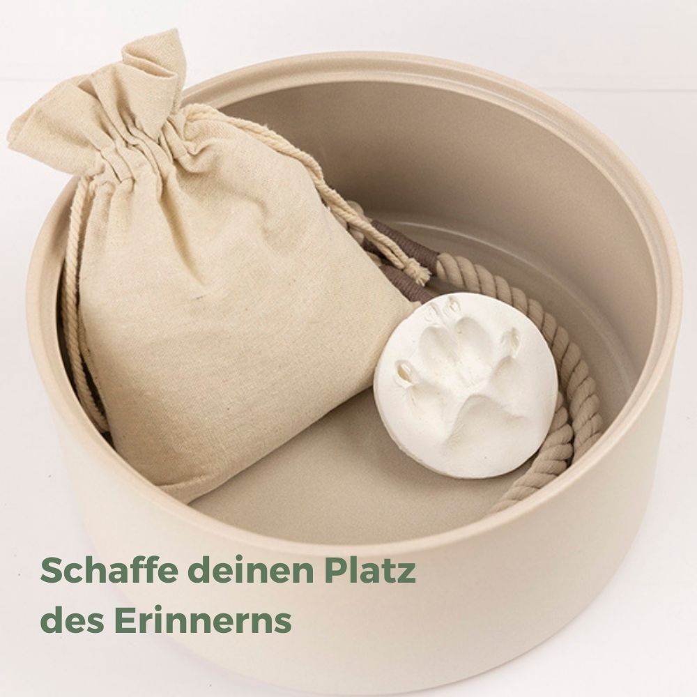 zweiteilige Keramikurne und Ginseng Bonsai (inkl. Leinensäckchen)
