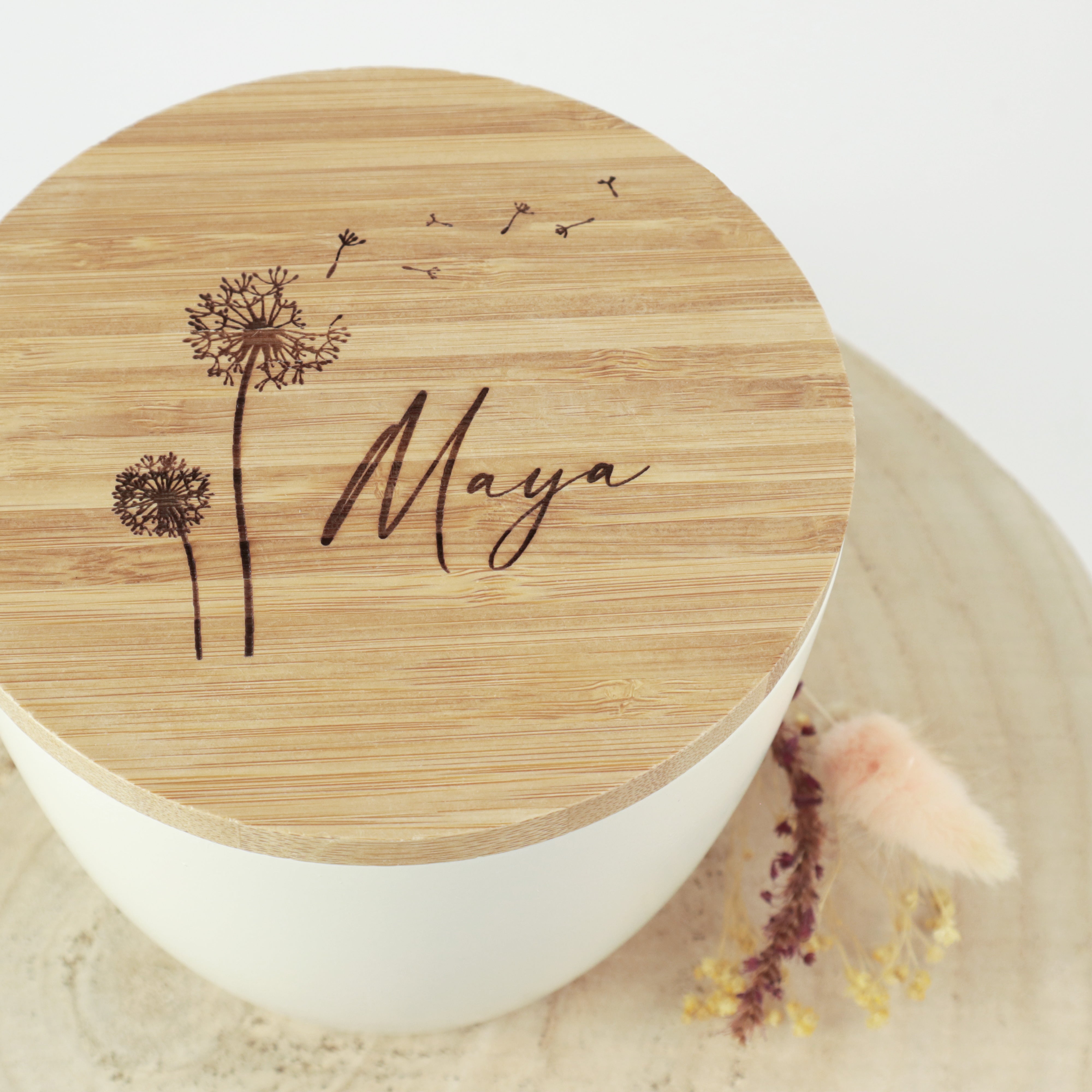 Individuelle Beschriftung in Handschrift mit Pusteblume