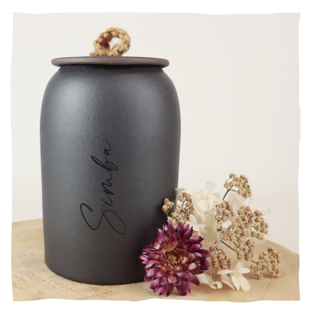 Individuelle Beschriftung auf der Urne - Gravur