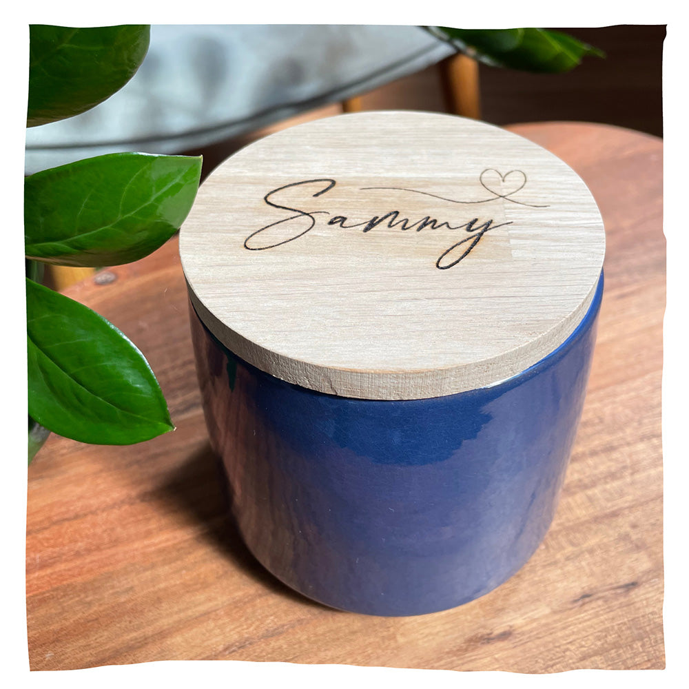 Individuelle Beschriftung in Handschrift mit fliegendem Herz