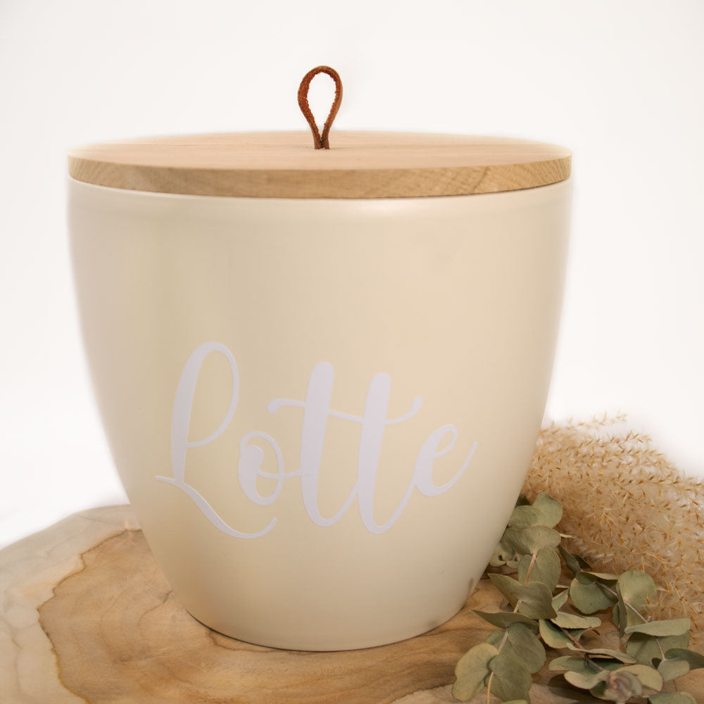 Individuelle Beschriftung auf der Urne - Hochwertiger Vinyl-Druck