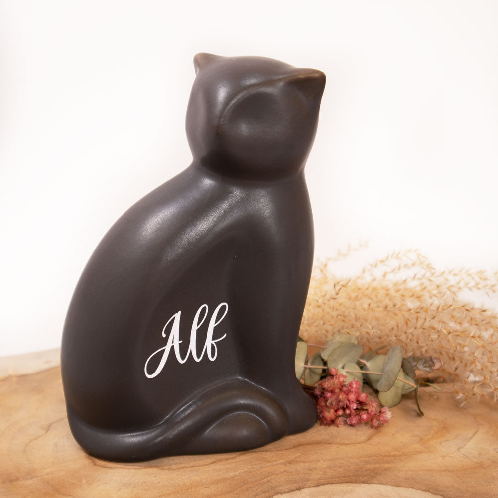 Individuelle Beschriftung auf der Urne - Hochwertiger Vinyl-Druck