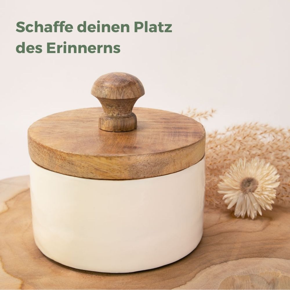 Holz Tierurne 